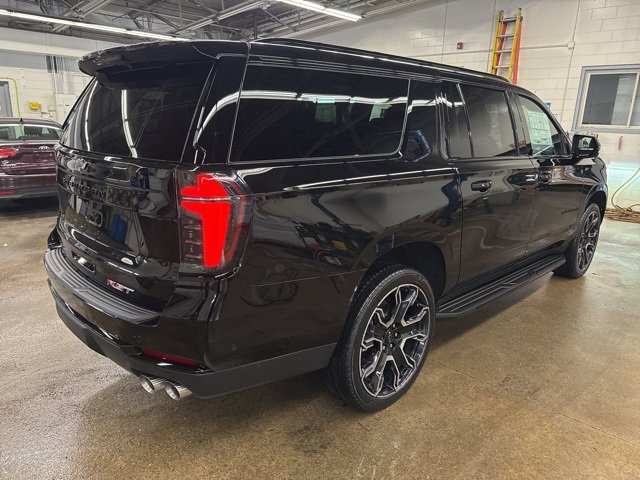 New 2026 Chevrolet Suburban RST w/ RST Capability Package image 6