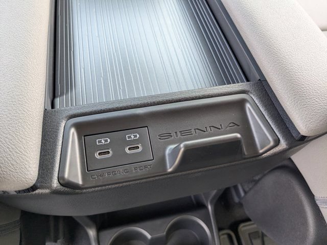 New 2026 Toyota Sienna XLE FWD image 15