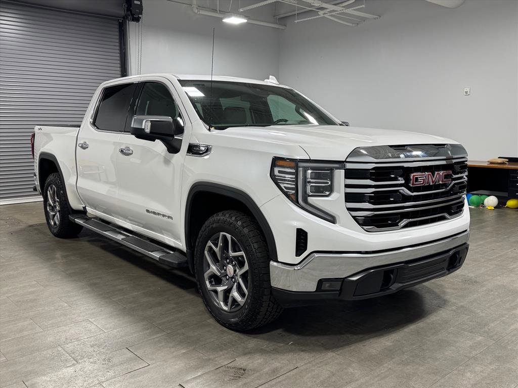 Used 2023 GMC Sierra 1500 SLT w/ SLT Premium Package image 2