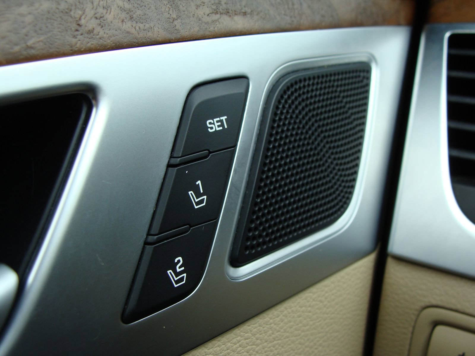 Used 2017 Genesis G80 3.8 w/ Option Group 03 image 22