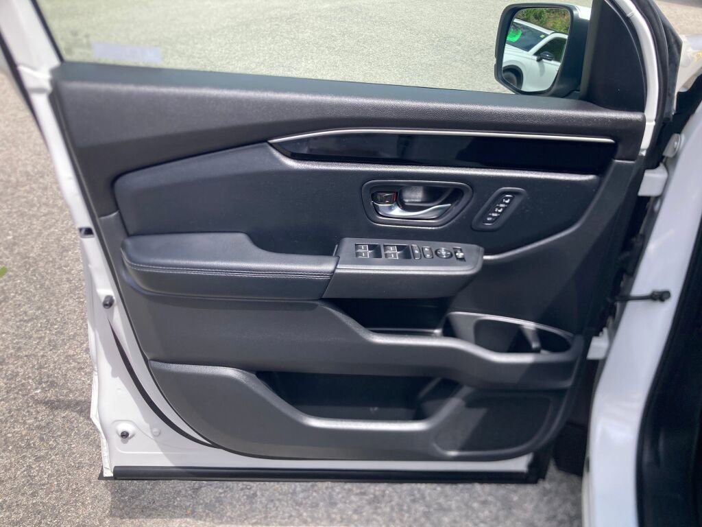 Used 2023 Honda Pilot Touring image 14