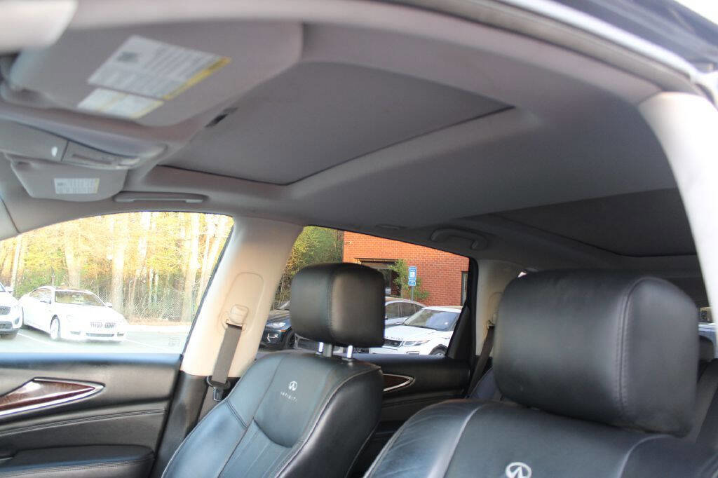 Used 2013 INFINITI JX35 AWD w/ Premium Pkg image 16