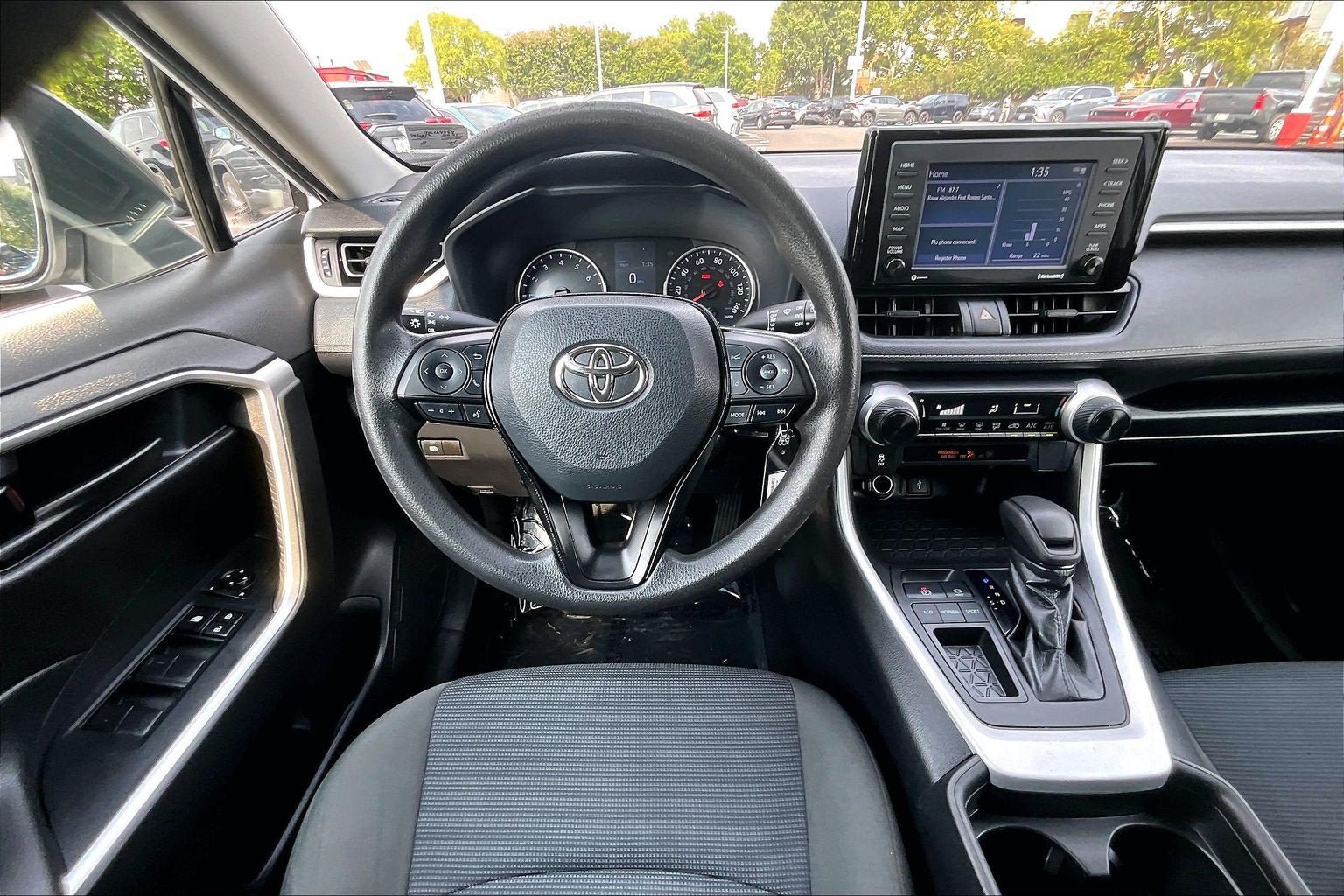 Used 2021 Toyota RAV4 LE FWD image 5