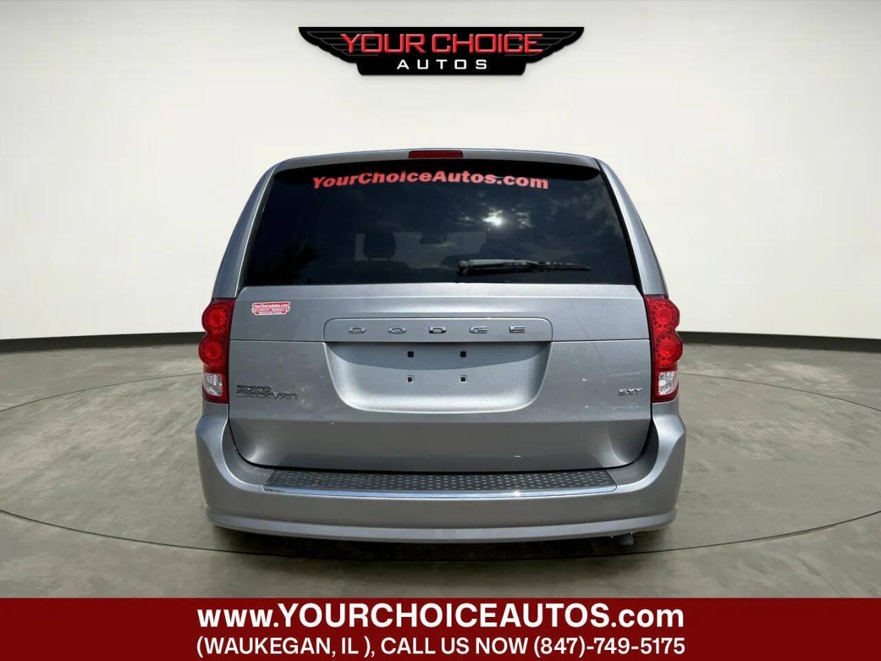 Used 2015 Dodge Grand Caravan SXT FWD image 4