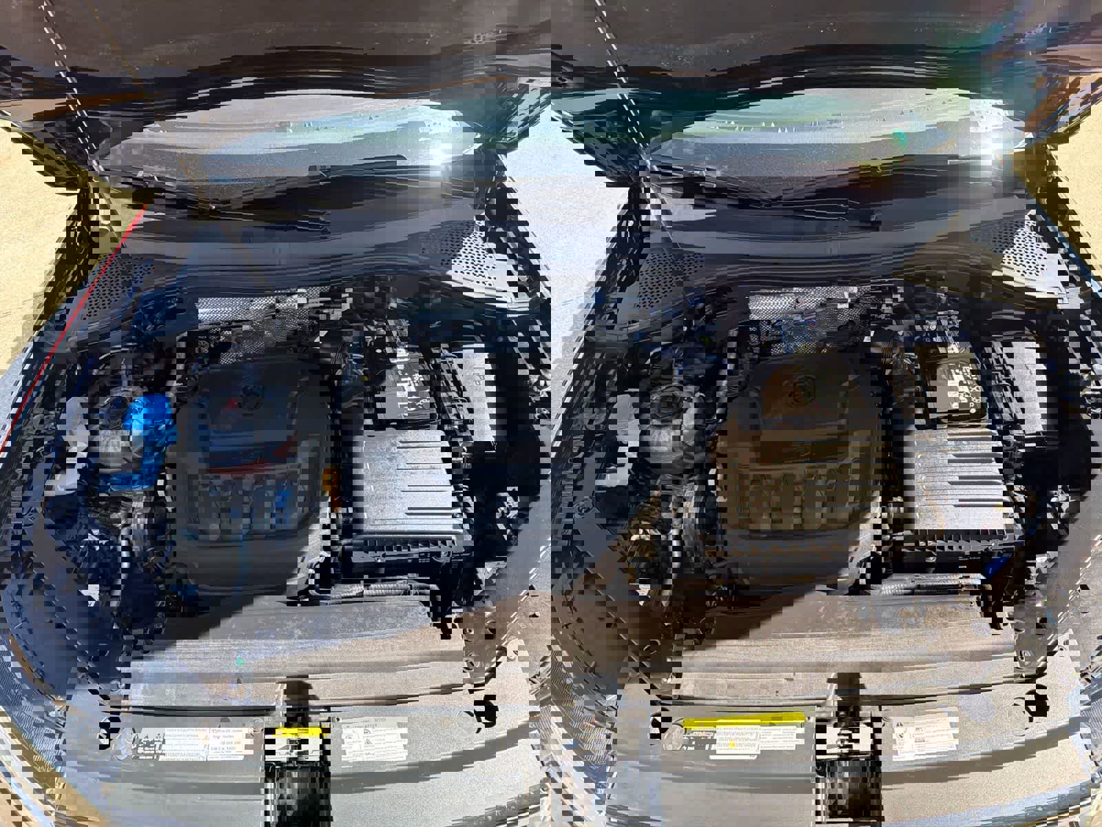 Used 2022 Volkswagen Tiguan SE w/ Panoramic Sunroof Package image 9