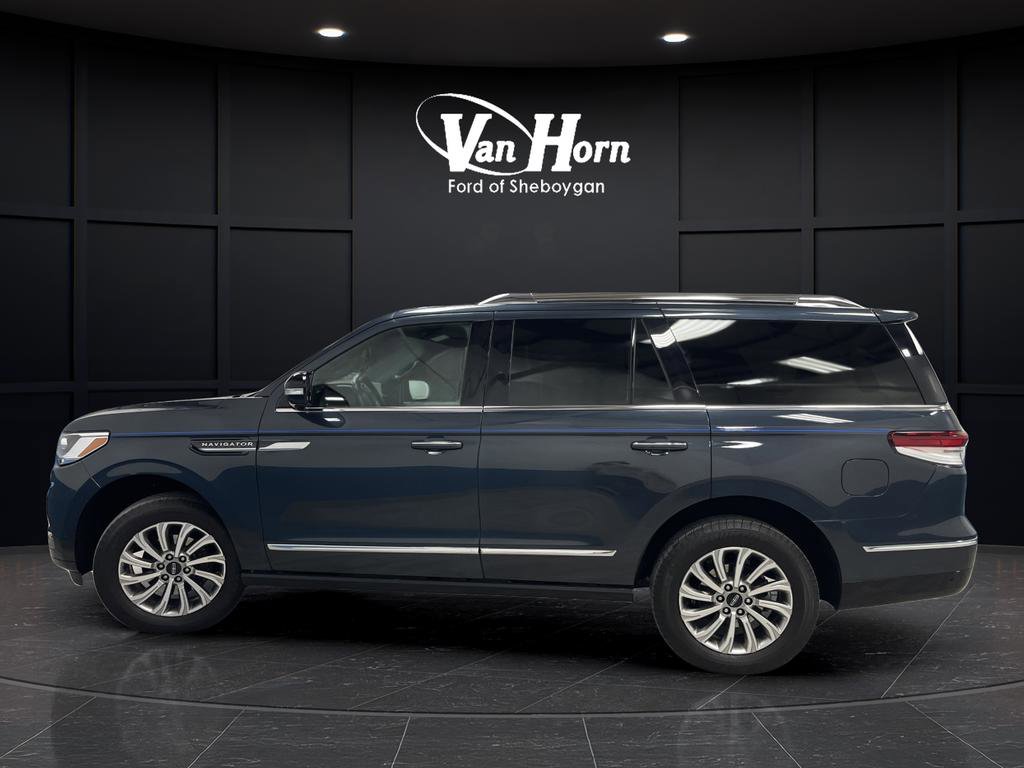 Used 2024 Lincoln Navigator Premiere image 4