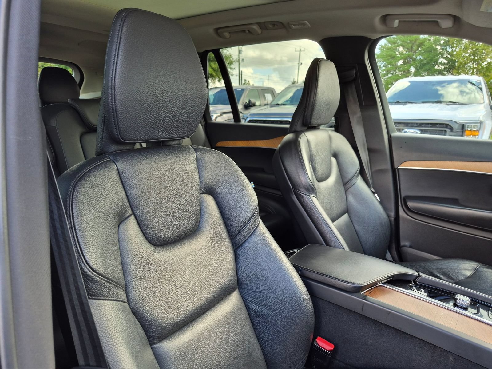 Used 2023 Volvo XC90 T8 Plus w/ Protection Package AWD/4WD image 39