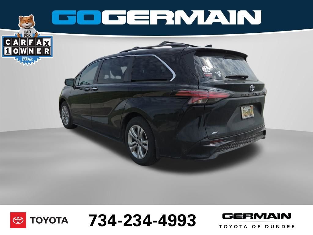 Used 2022 Toyota Sienna XSE AWD/4WD image 11