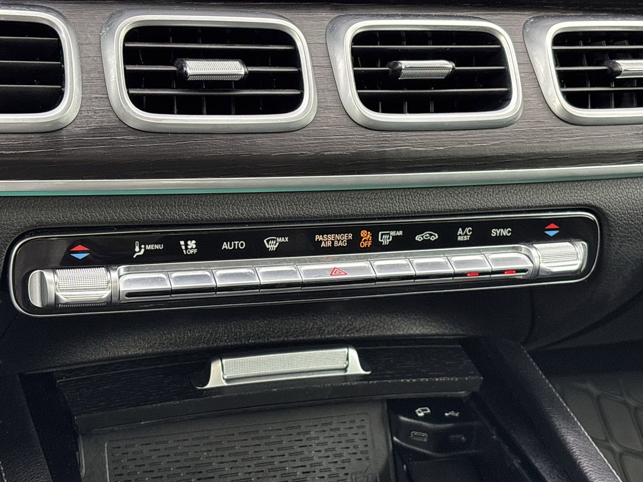 Used 2023 Mercedes-Benz GLE 450 4MATIC image 25