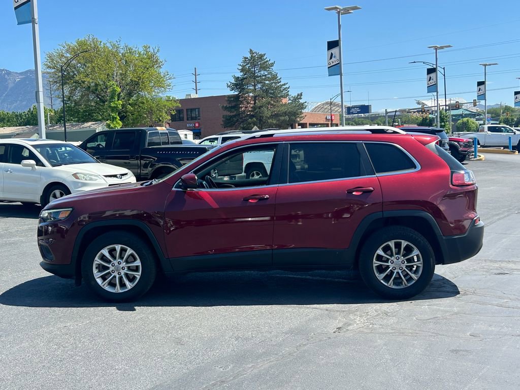 Used 2019 Jeep Cherokee Latitude Plus w/ Comfort/Convenience Group FWD image 8