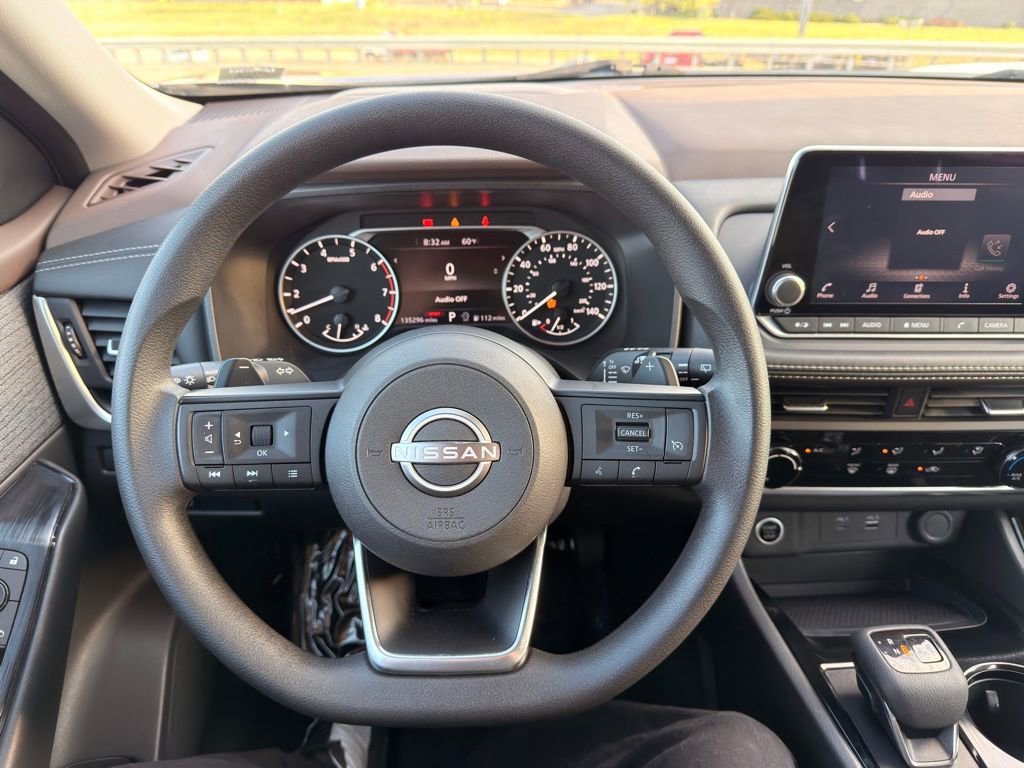 Used 2023 Nissan Rogue S AWD/4WD image 11