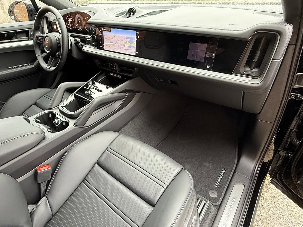 New 2024 Porsche Cayenne Turbo image 19