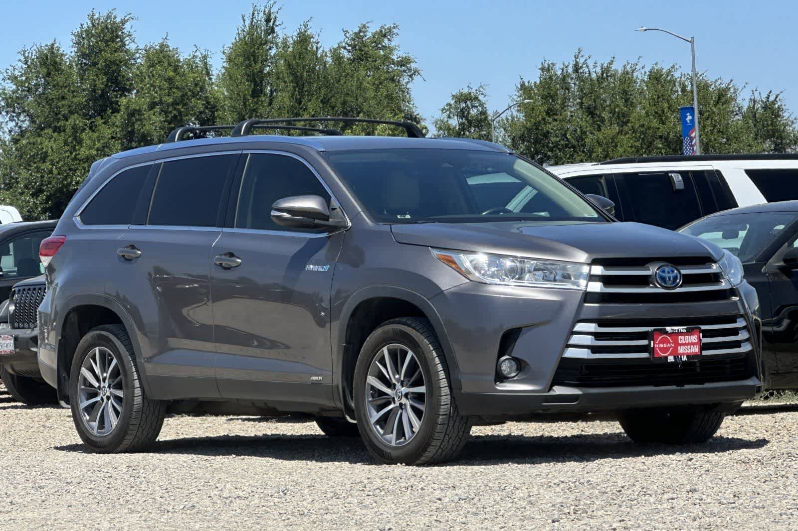 Used 2019 Toyota Highlander XLE AWD/4WD image 10