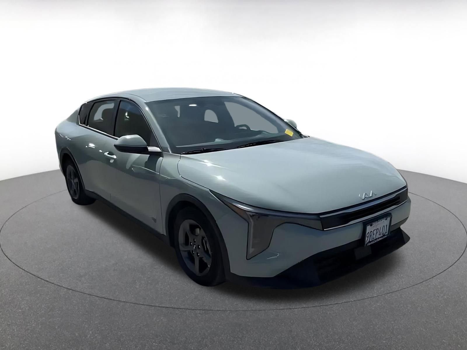 Used 2025 Kia K4 LXS image 3