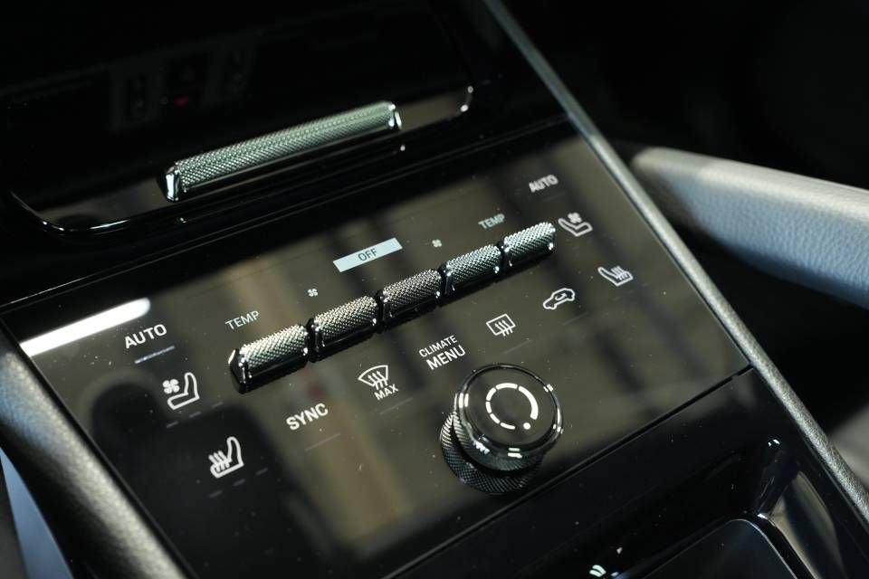New 2026 Porsche Cayenne Coupe AWD/4WD image 24