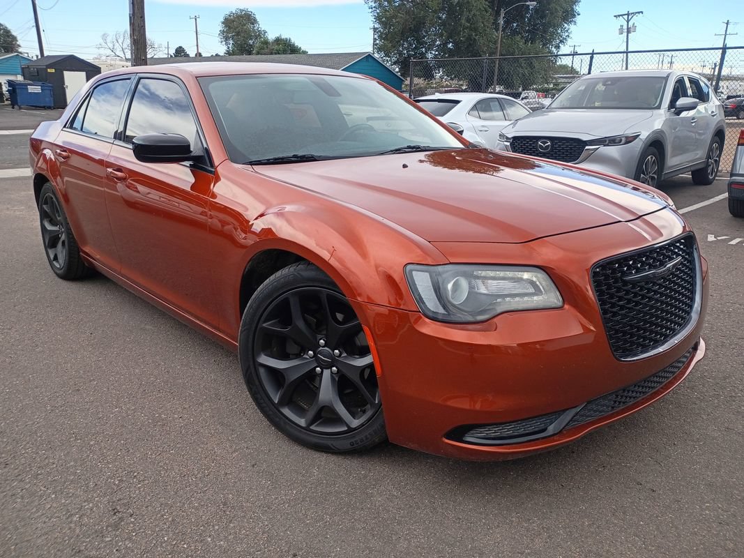 Used 2020 Chrysler 300 Touring w/ Sport Appearance Package RWD image 1