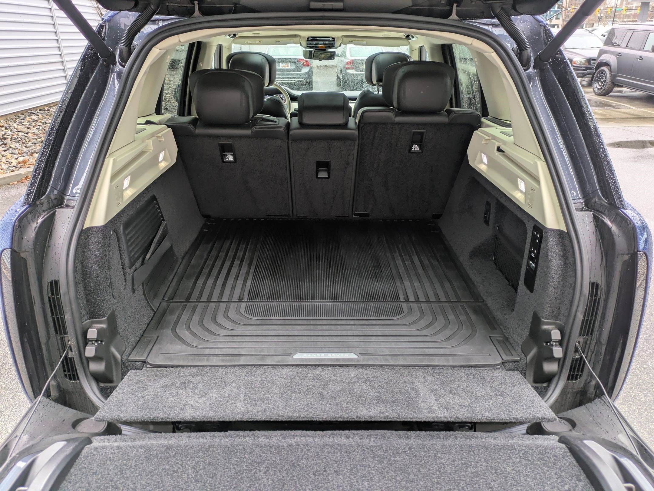 Used 2024 Land Rover Range Rover Autobiography image 29