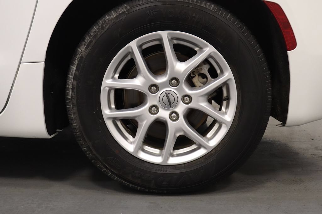 Certified 2023 Chrysler Voyager LX FWD image 25