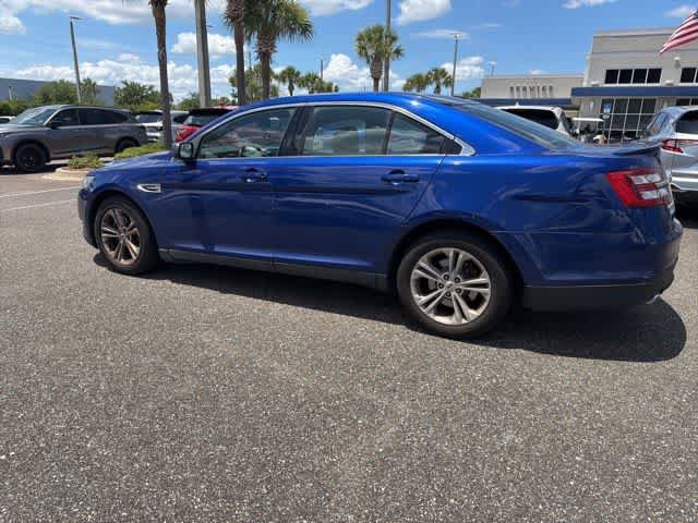 Used 2015 Ford Taurus SEL FWD image 5