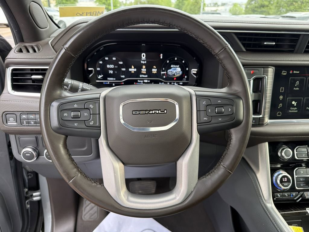 Used 2023 GMC Yukon Denali RWD image 26