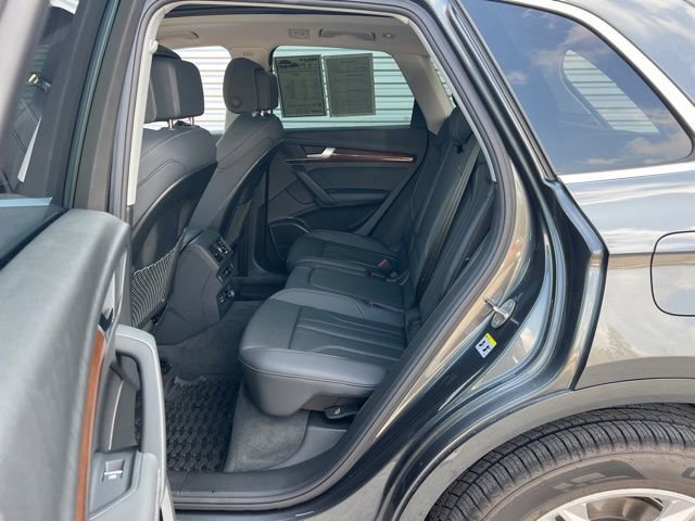 Used 2024 Audi Q5 e Premium Plus w/ Premium Plus Package image 36