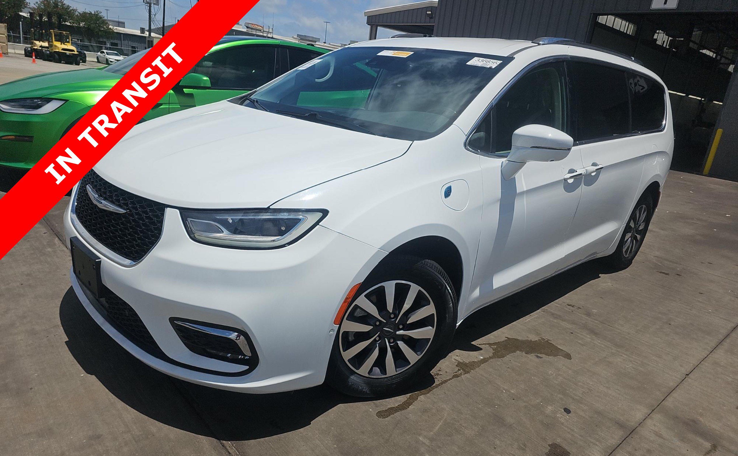 Used 2021 Chrysler Pacifica Touring-L FWD image 1