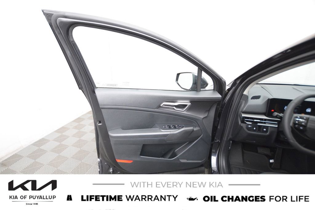New 2026 Kia Sportage LX image 7