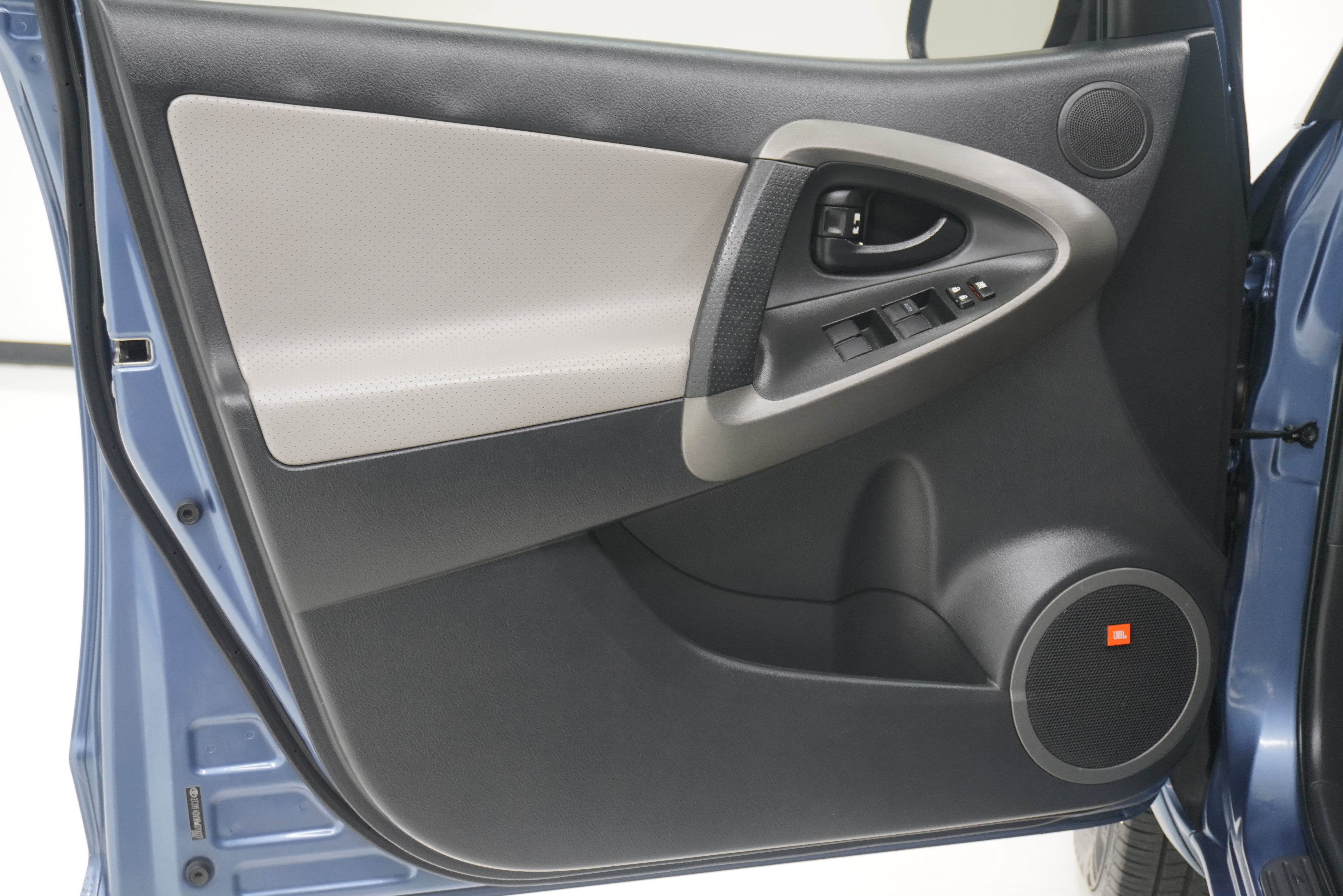 Used 2011 Toyota RAV4 Limited w/ Limited Extra Value Pkg FWD image 14