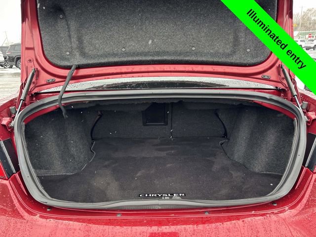 Used 2012 Chrysler 200 Touring image 27