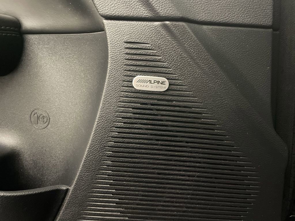 Used 2015 Dodge Challenger SXT Plus image 19