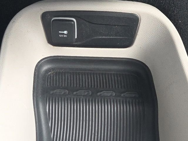 Used 2023 Chrysler Pacifica Touring-L image 38