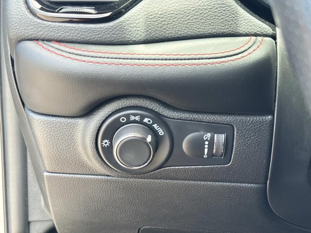 Used 2025 Dodge Durango GT RWD image 24