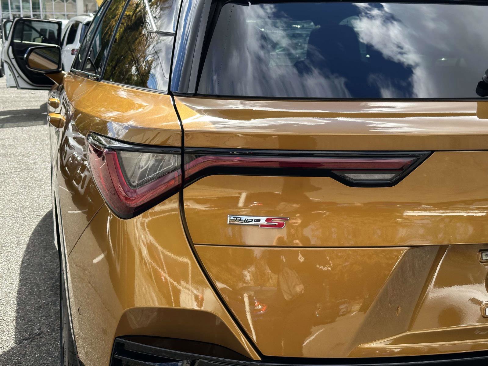 Used 2024 Acura ZDX Type S image 10