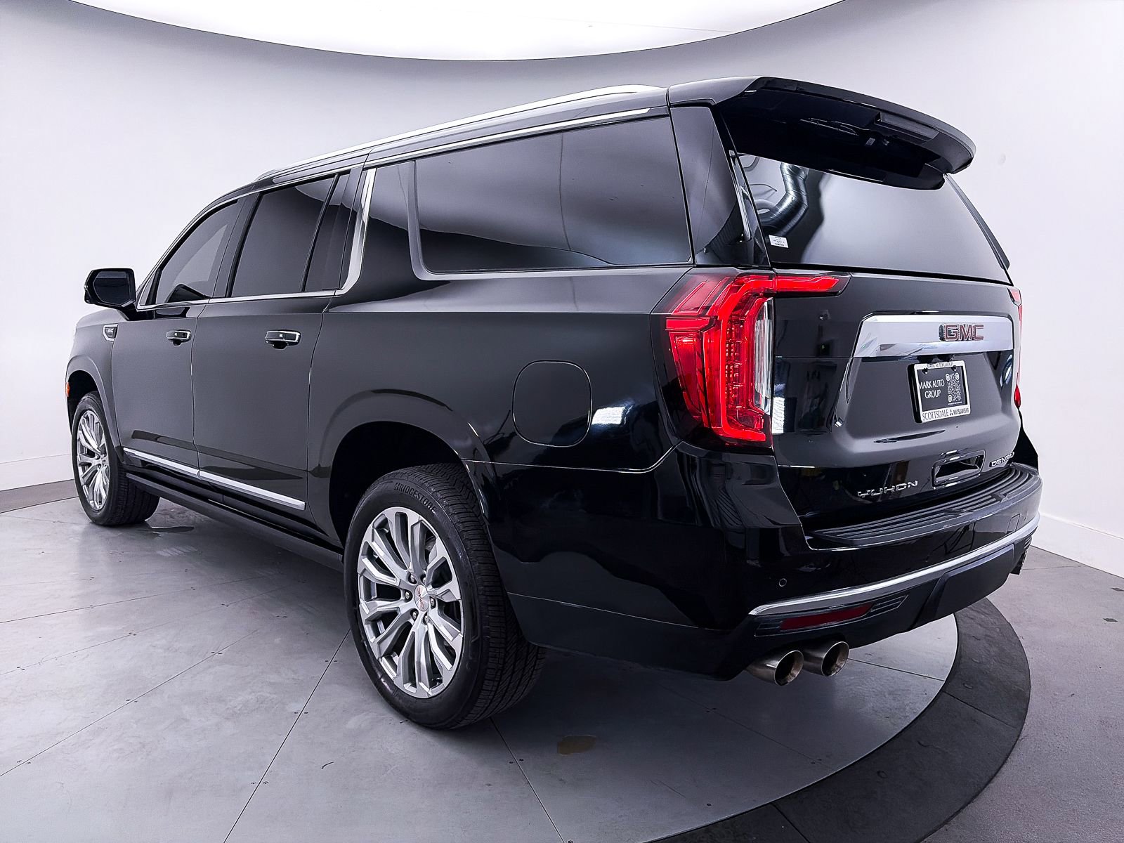 Used 2023 GMC Yukon XL Denali AWD/4WD image 15