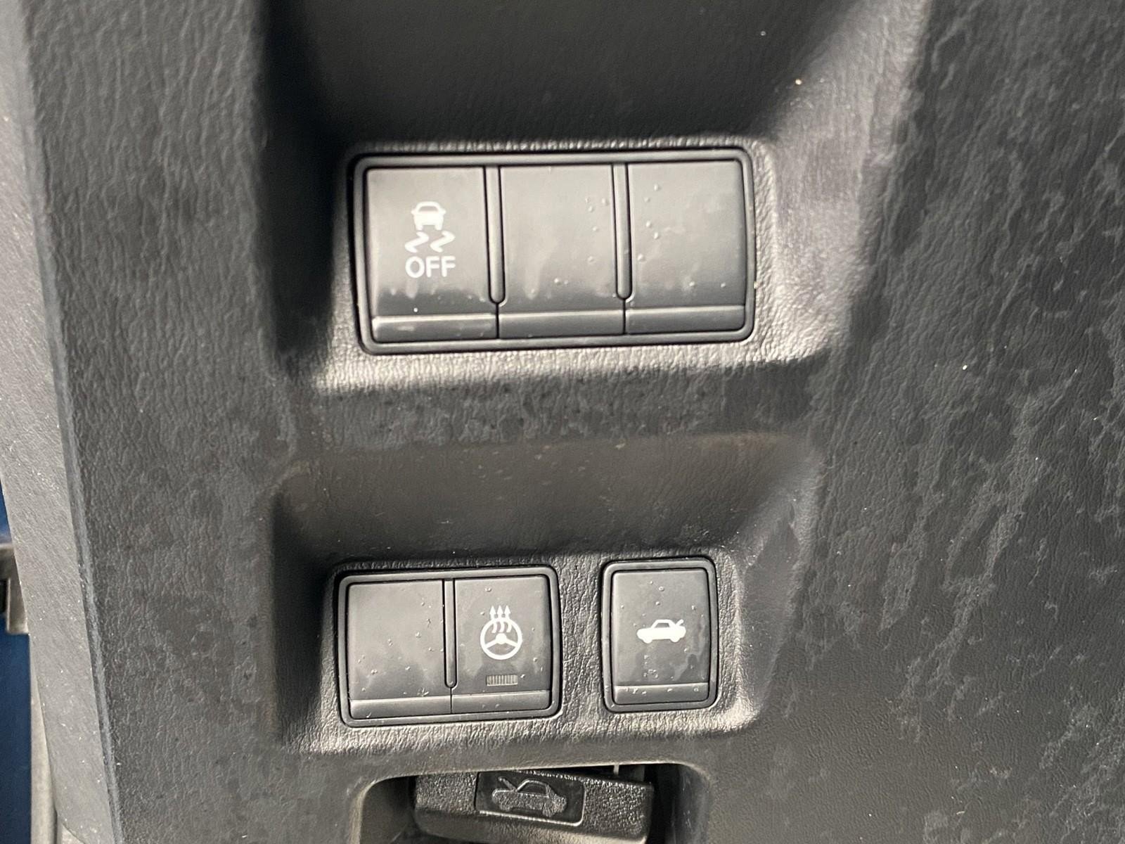 Used 2018 INFINITI Q70 Luxe w/ Cargo Package image 33