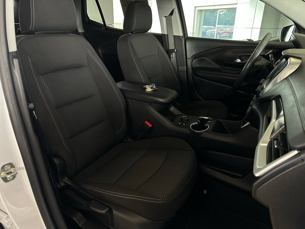 Used 2024 GMC Terrain SLE w/ Driver Convenience Package FWD image 18