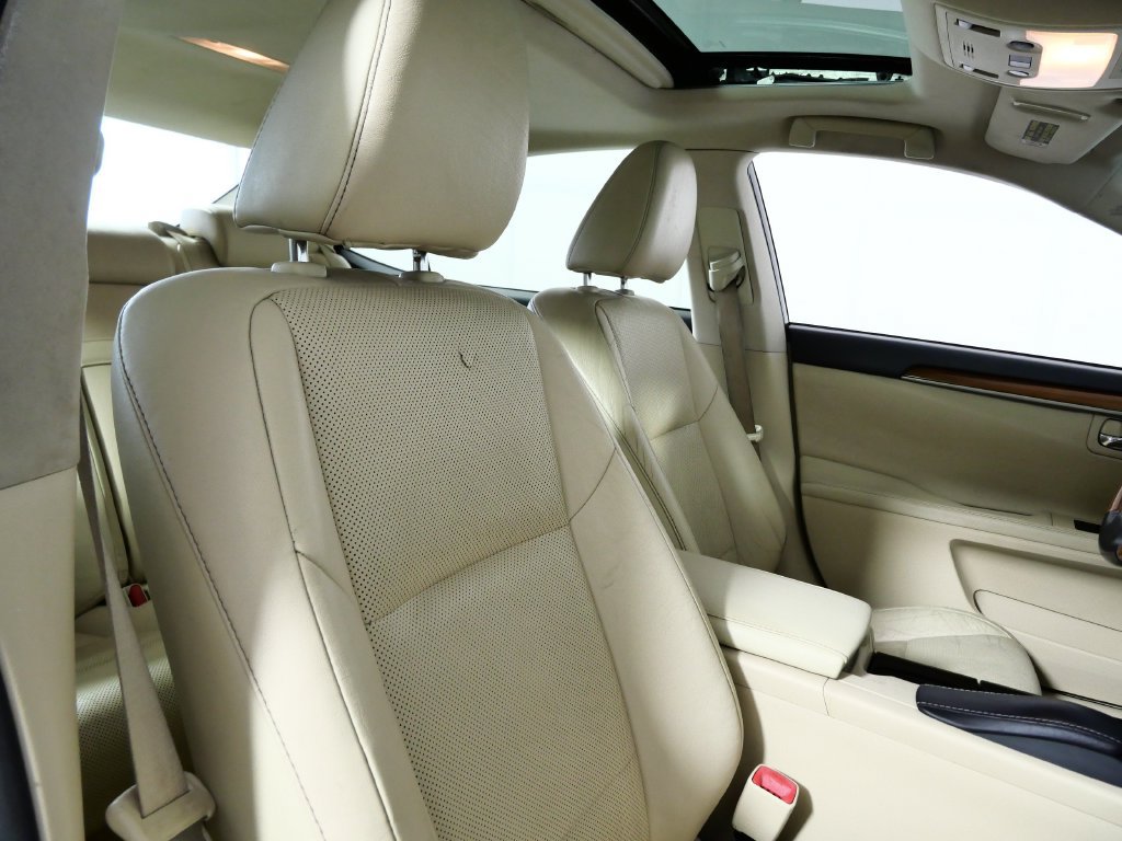 Used 2013 Lexus ES 300h w/ Luxury Pkg FWD image 11