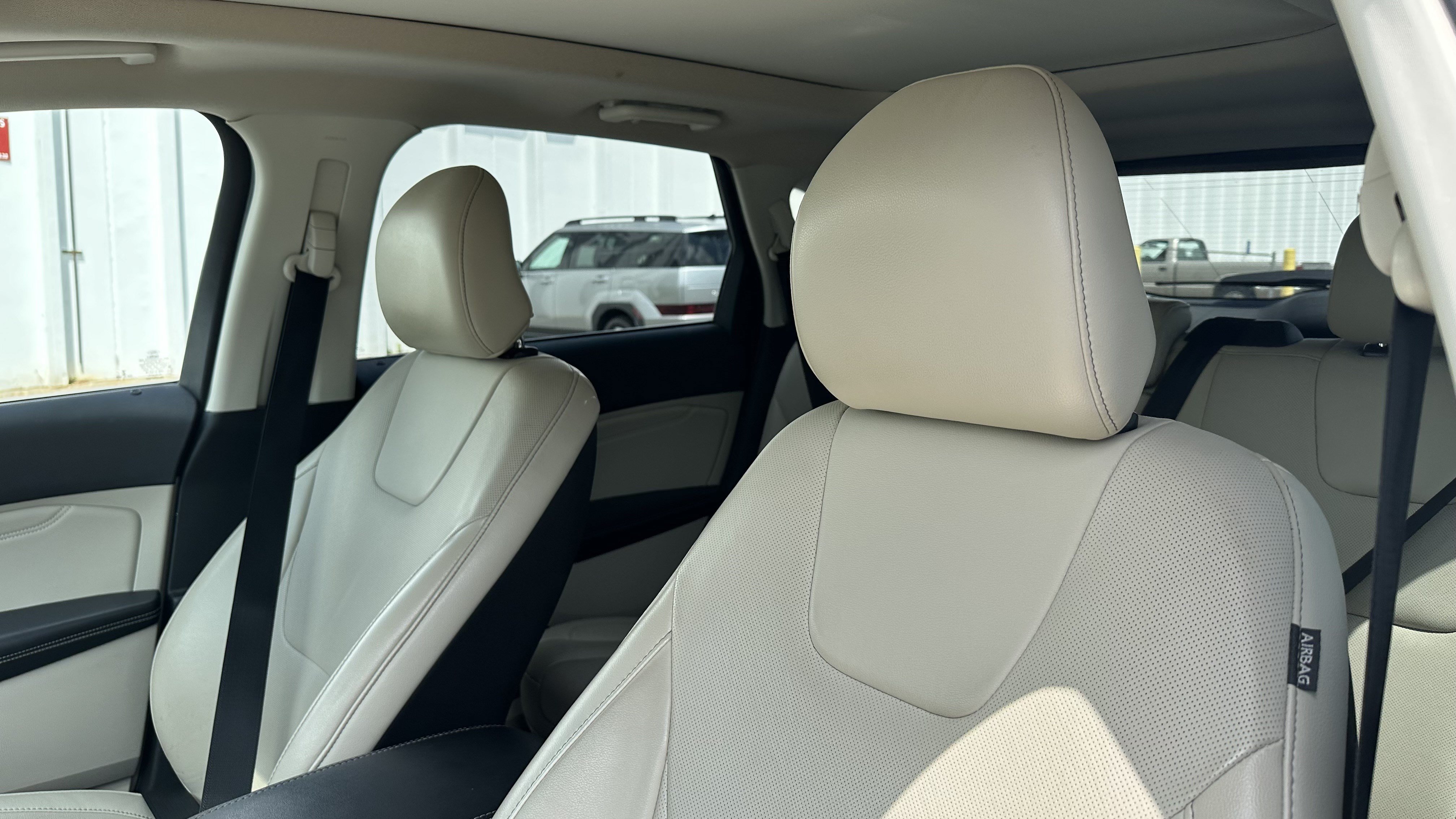 Used 2019 Ford Edge Titanium w/ Equipment Group 301A AWD/4WD image 19