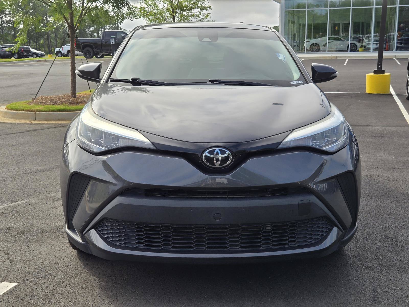 Used 2021 Toyota C-HR LE FWD image 3