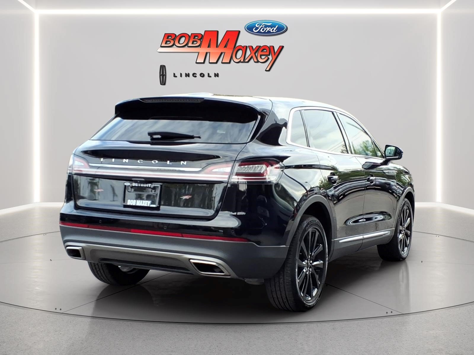Used 2023 Lincoln Nautilus Reserve w/ Monochromatic Package AWD/4WD image 4