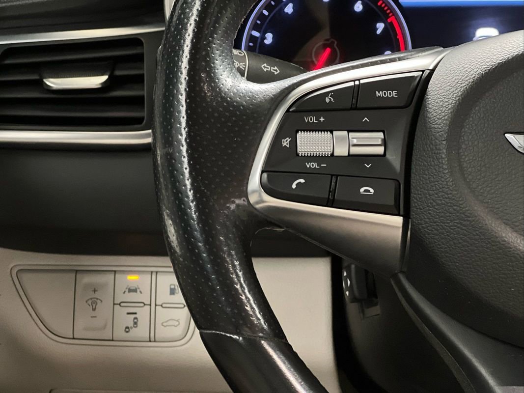 Used 2019 Genesis G70 2.0T Sport image 27