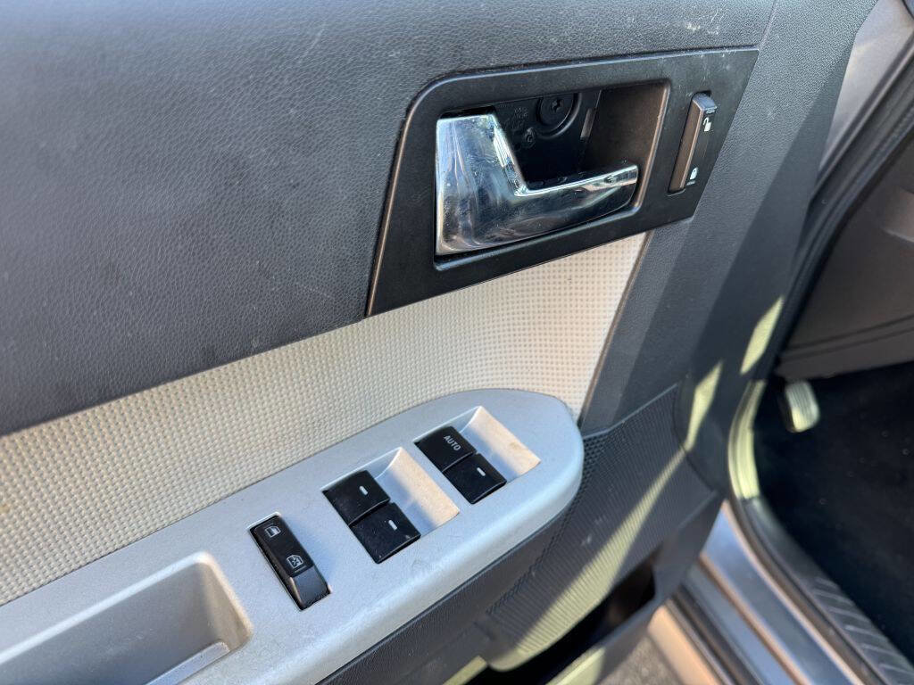 Used 2010 Mercury Mariner 4WD image 9