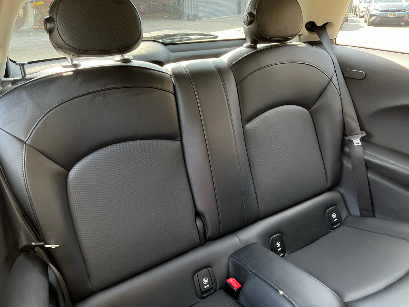 Used 2015 MINI Cooper 2-Door Hardtop image 20