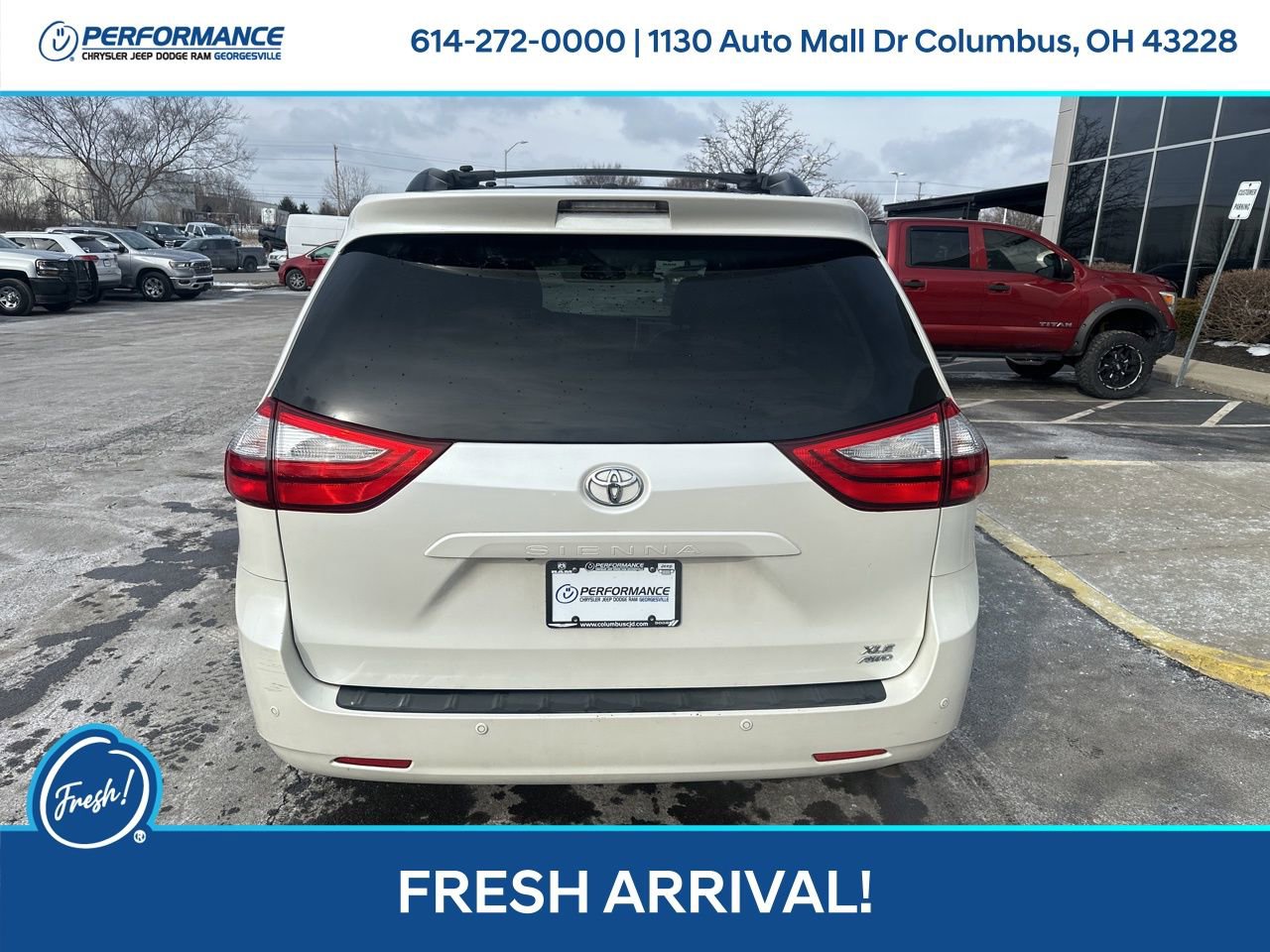 Used 2015 Toyota Sienna XLE w/ XLE Navigation Package image 5