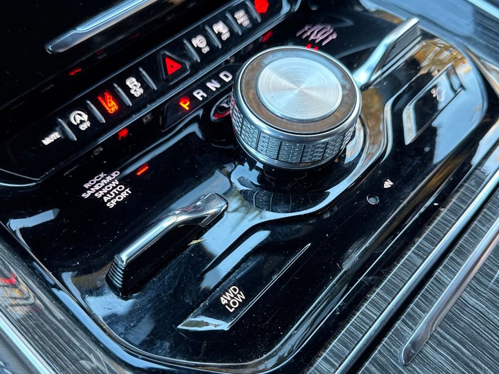 Used 2022 Jeep Wagoneer Series III w/ Convenience Group I image 14