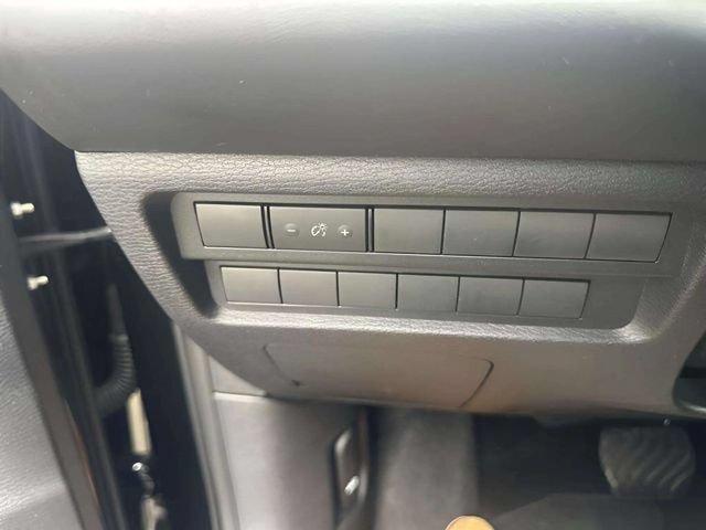 Used 2025 Mitsubishi Outlander ES AWD/4WD image 5