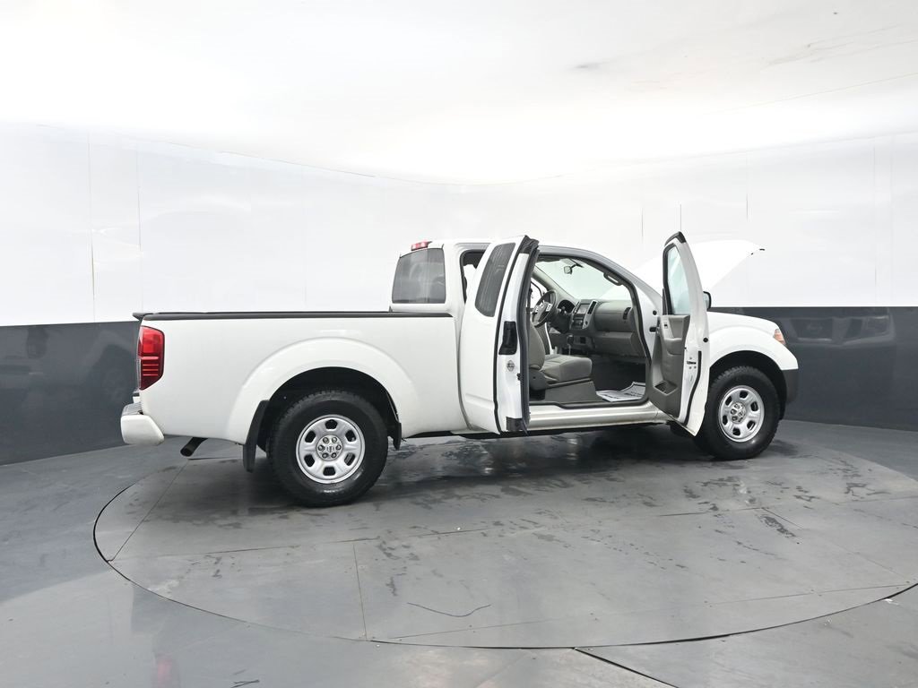 Used 2020 Nissan Frontier S image 29