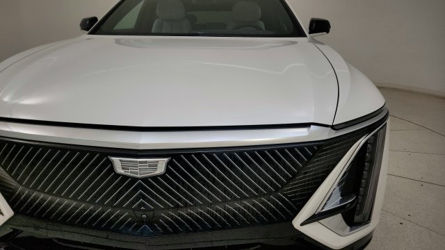 Used 2025 Cadillac Lyriq Luxury w/ LPO, Floor Liner Package RWD image 24