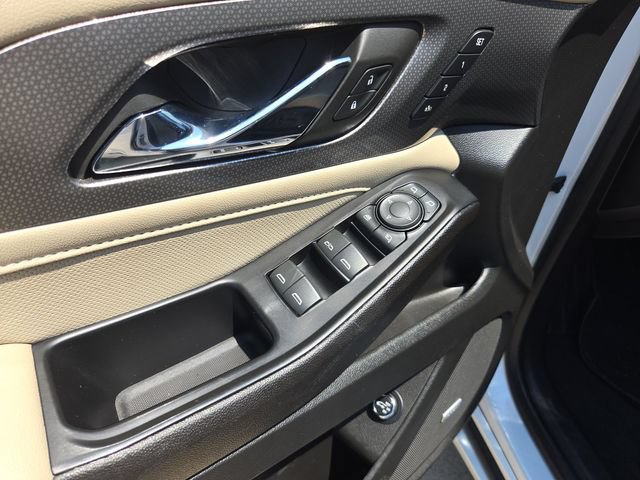 Used 2023 Chevrolet Traverse Premier FWD image 22
