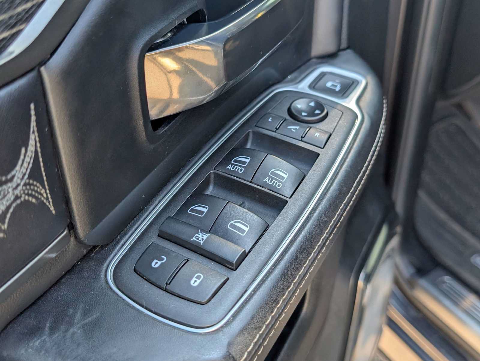 Used 2021 RAM 3500 Limited AWD/4WD image 11